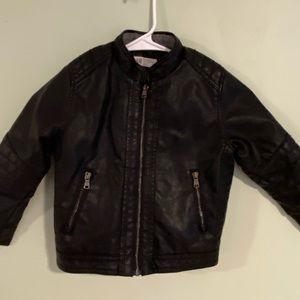 Boys H&M “leather look” lined jacket.  Great condition. Size 3-4